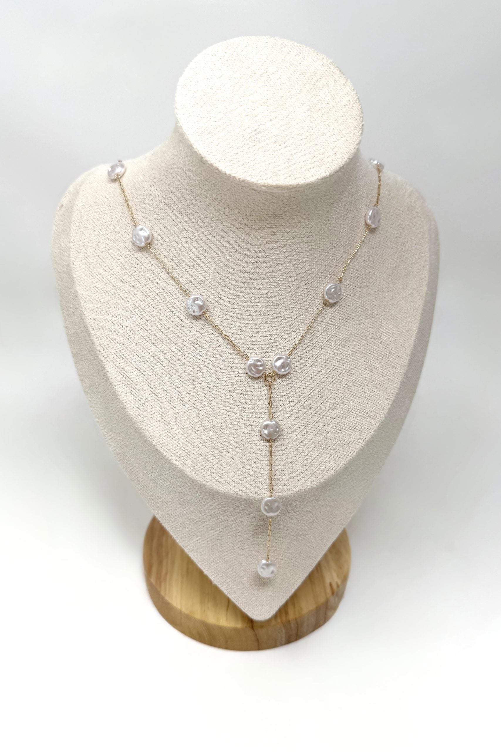 The Pearly White Coin Necklace