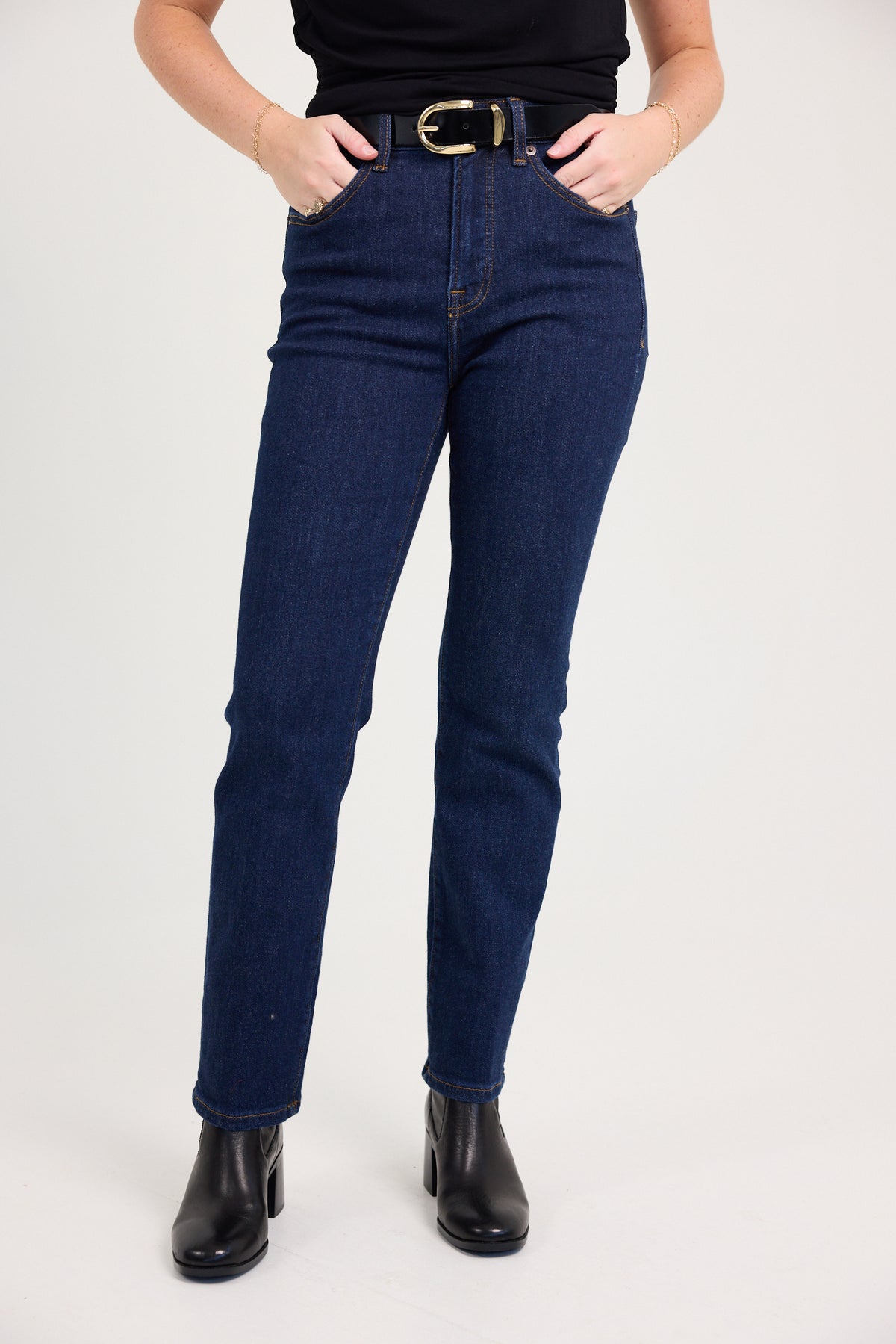 Good American Good Legs Straight Jeans