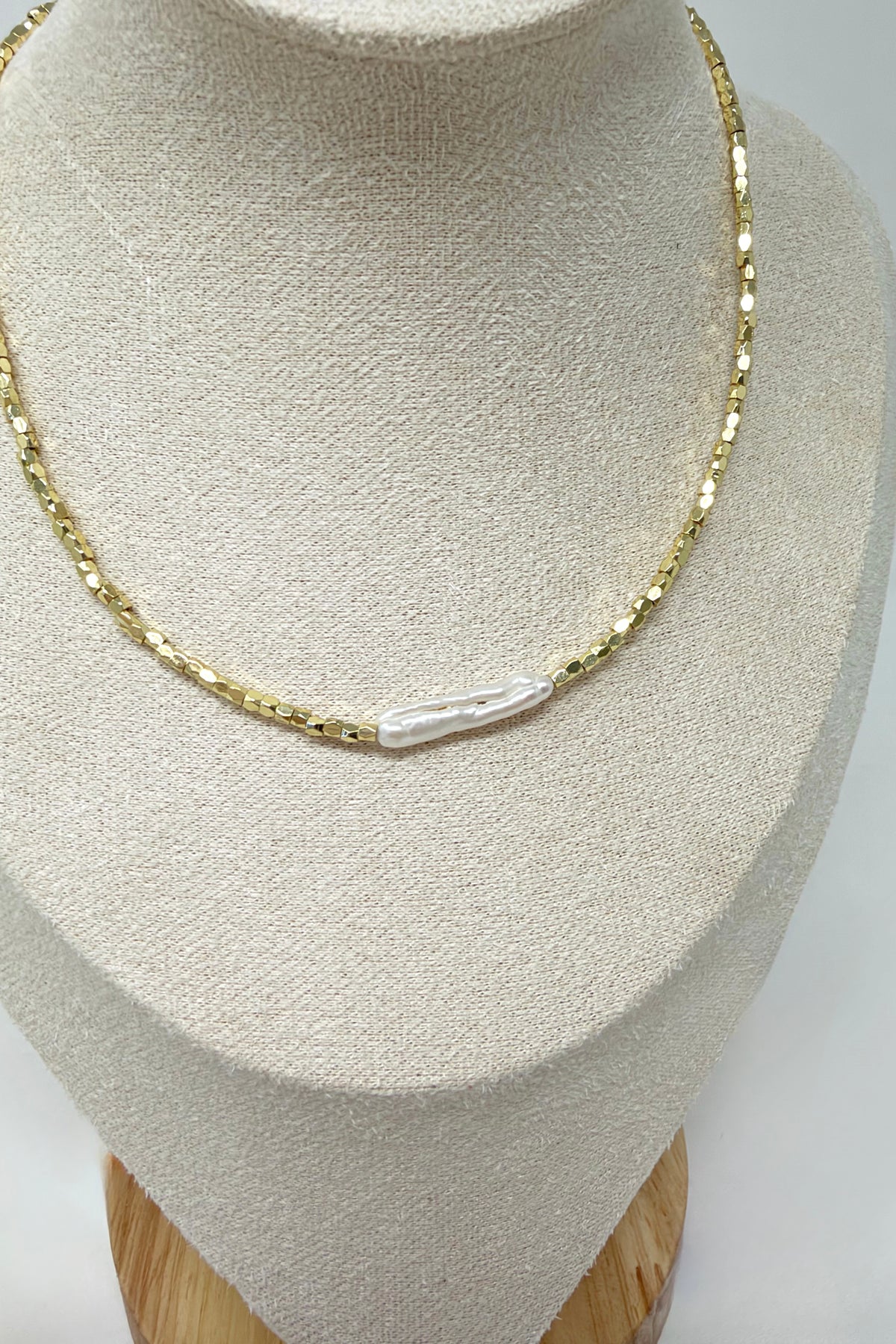 The Pretty Pearl Bar Choker