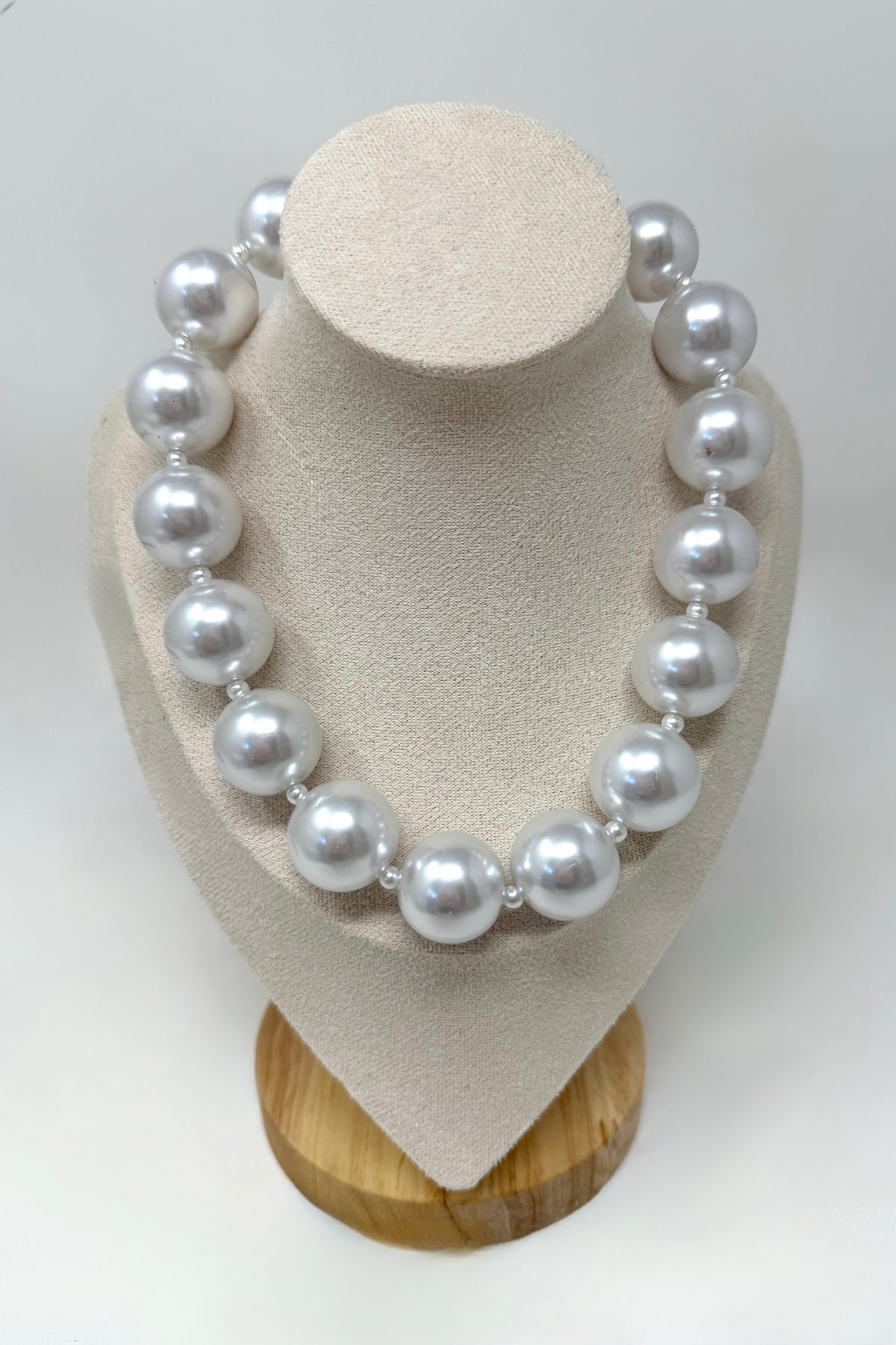 The Pearl Of Joy Glass Beaded Necklace