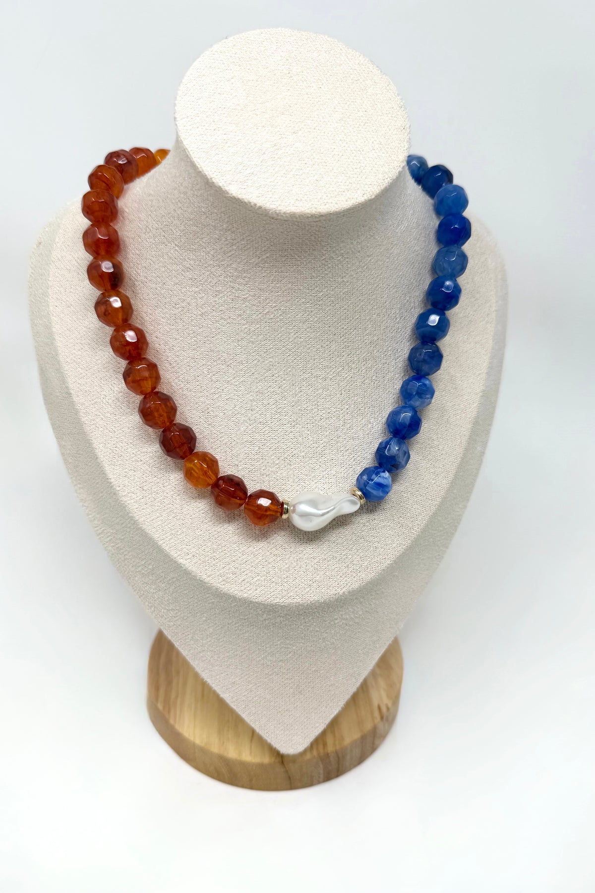 The Miles Beaded Pearl Necklace- Tortoise/Blue